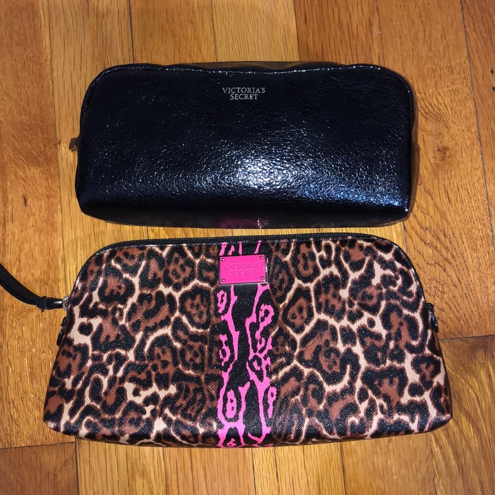 NWOT bundle of 2 cosmetic bags